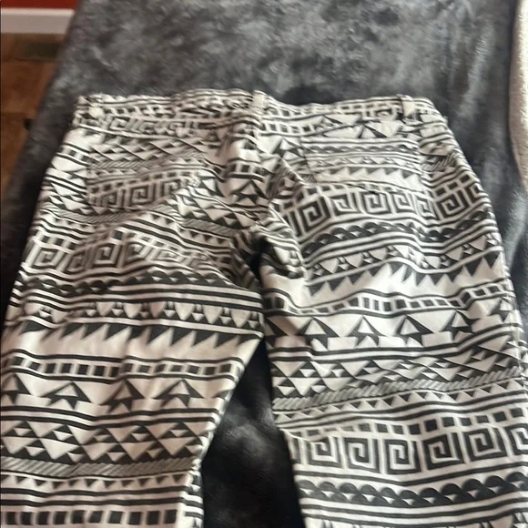 Black and White Women Jeans - Picture 4 of 5